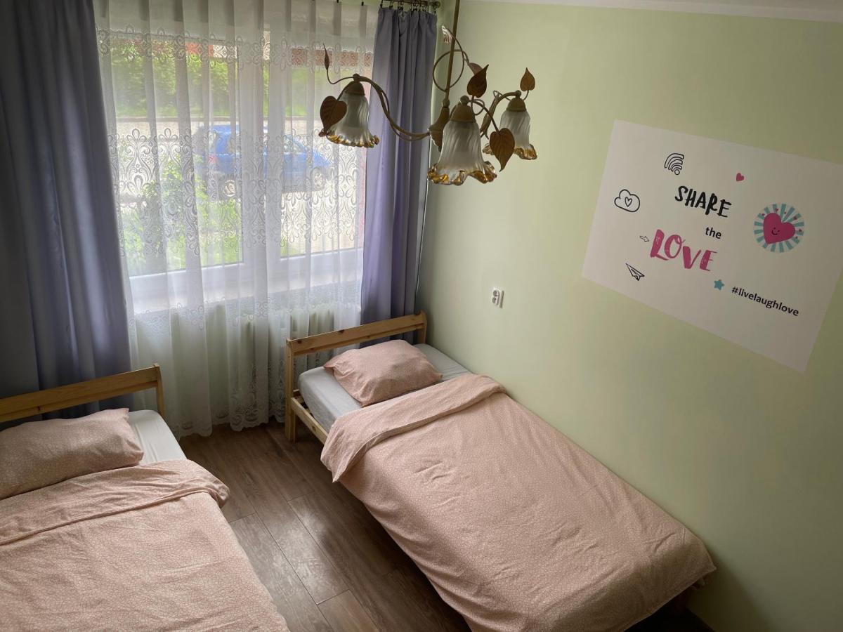 Hostel4U กดัญสก์ ภายนอก รูปภาพ
