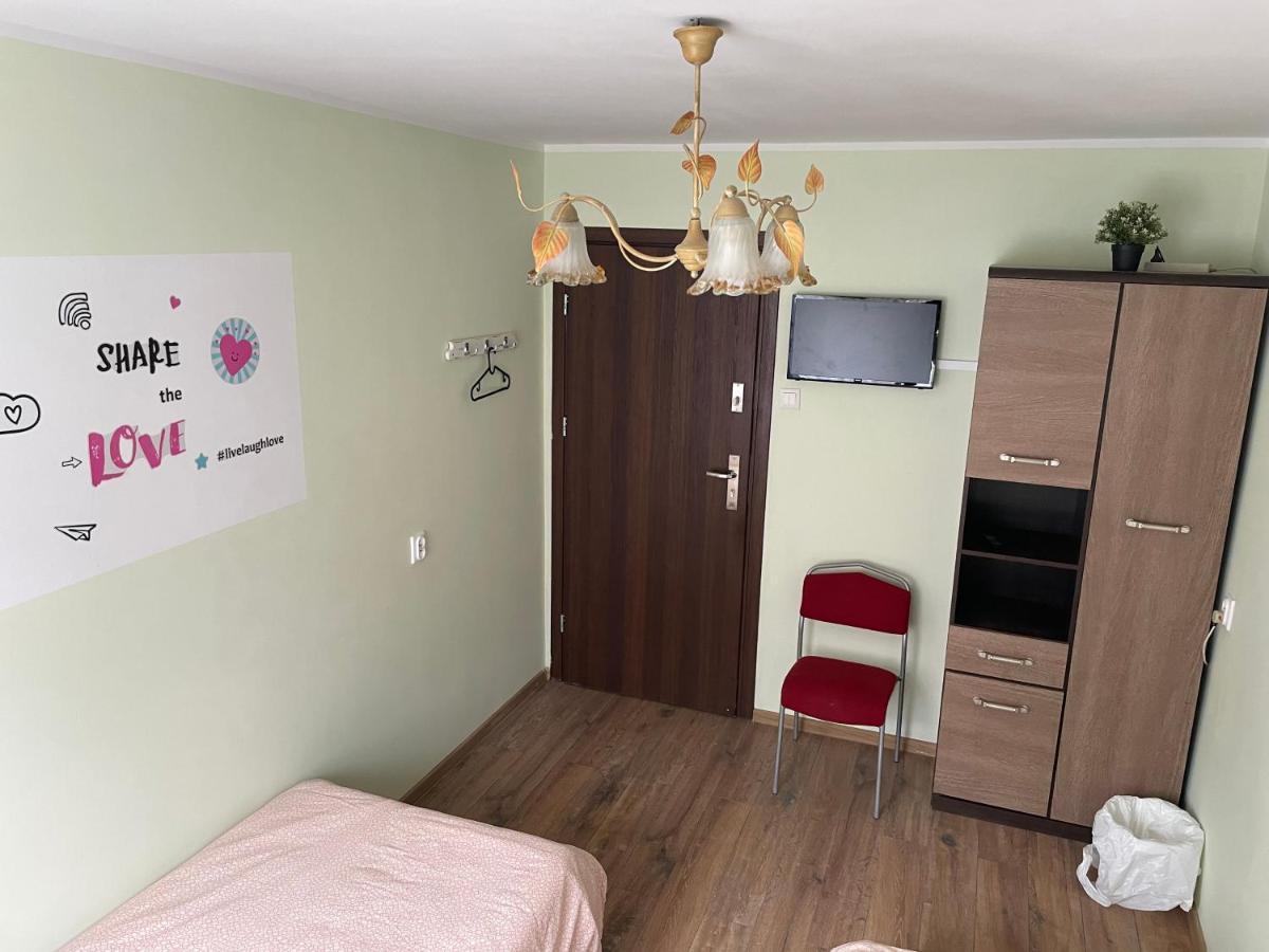 Hostel4U กดัญสก์ ภายนอก รูปภาพ
