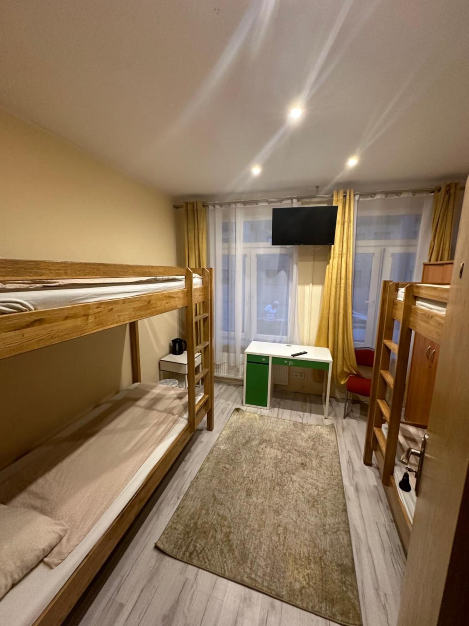 Hostel4U กดัญสก์ ภายนอก รูปภาพ